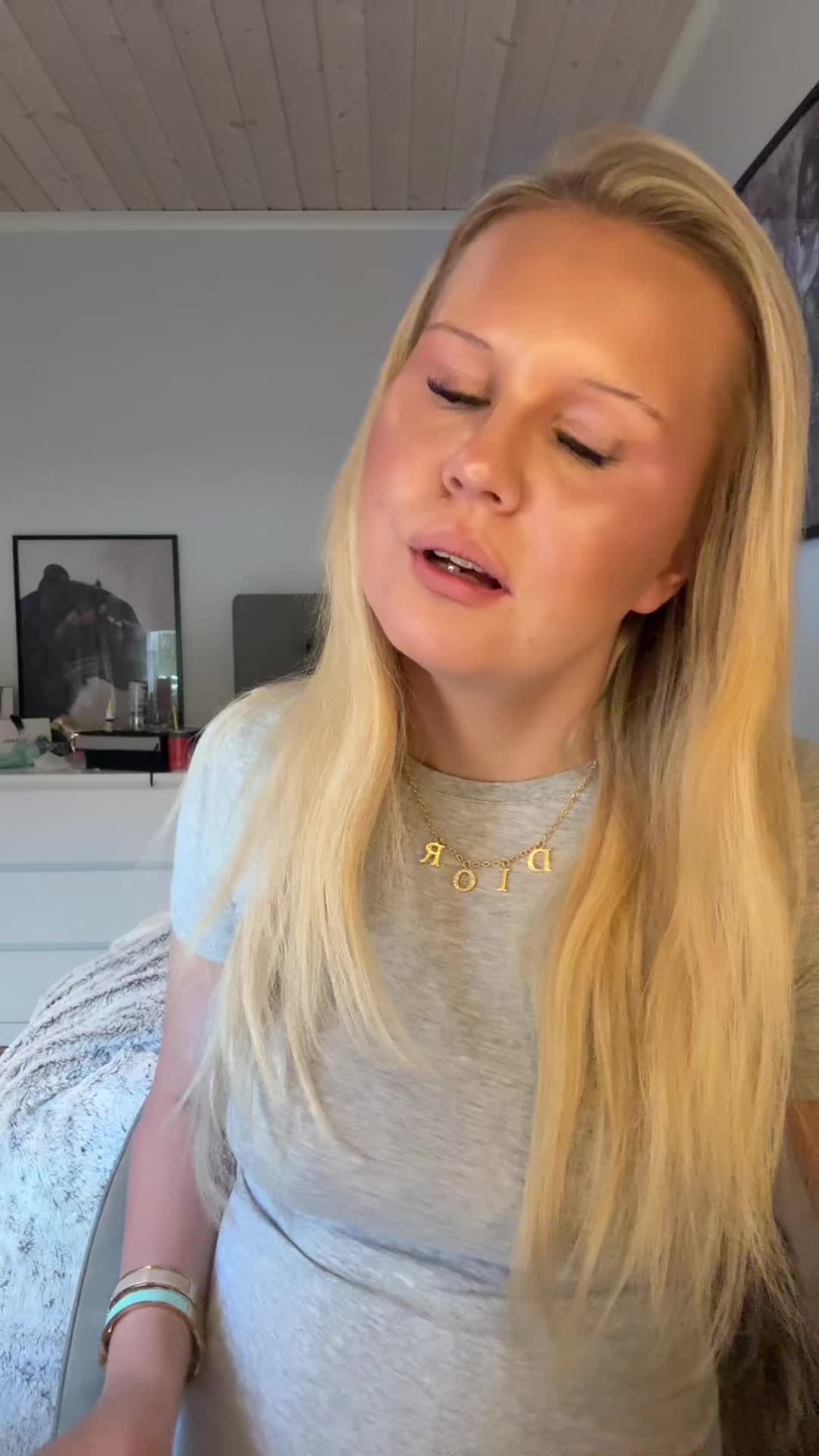 @Holly🛍️🥥🥂