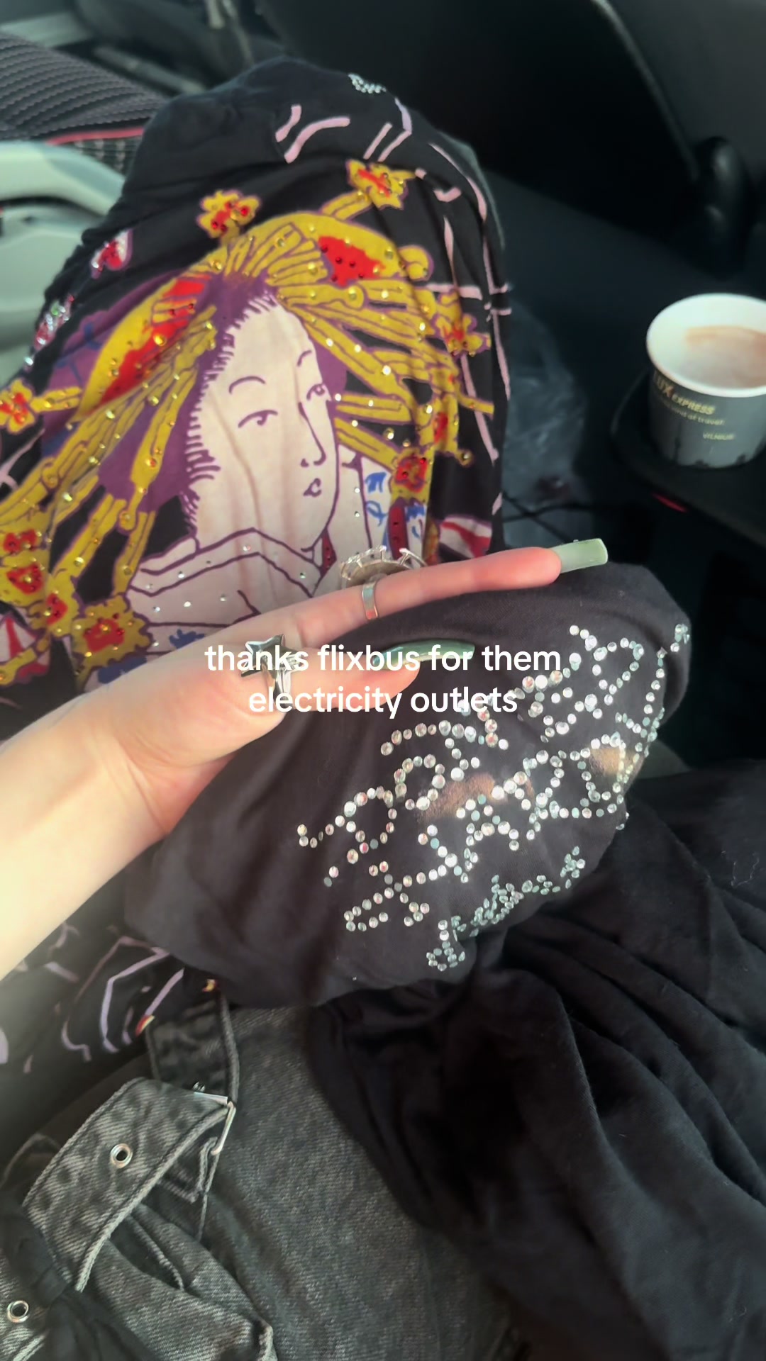 @polimari🪩