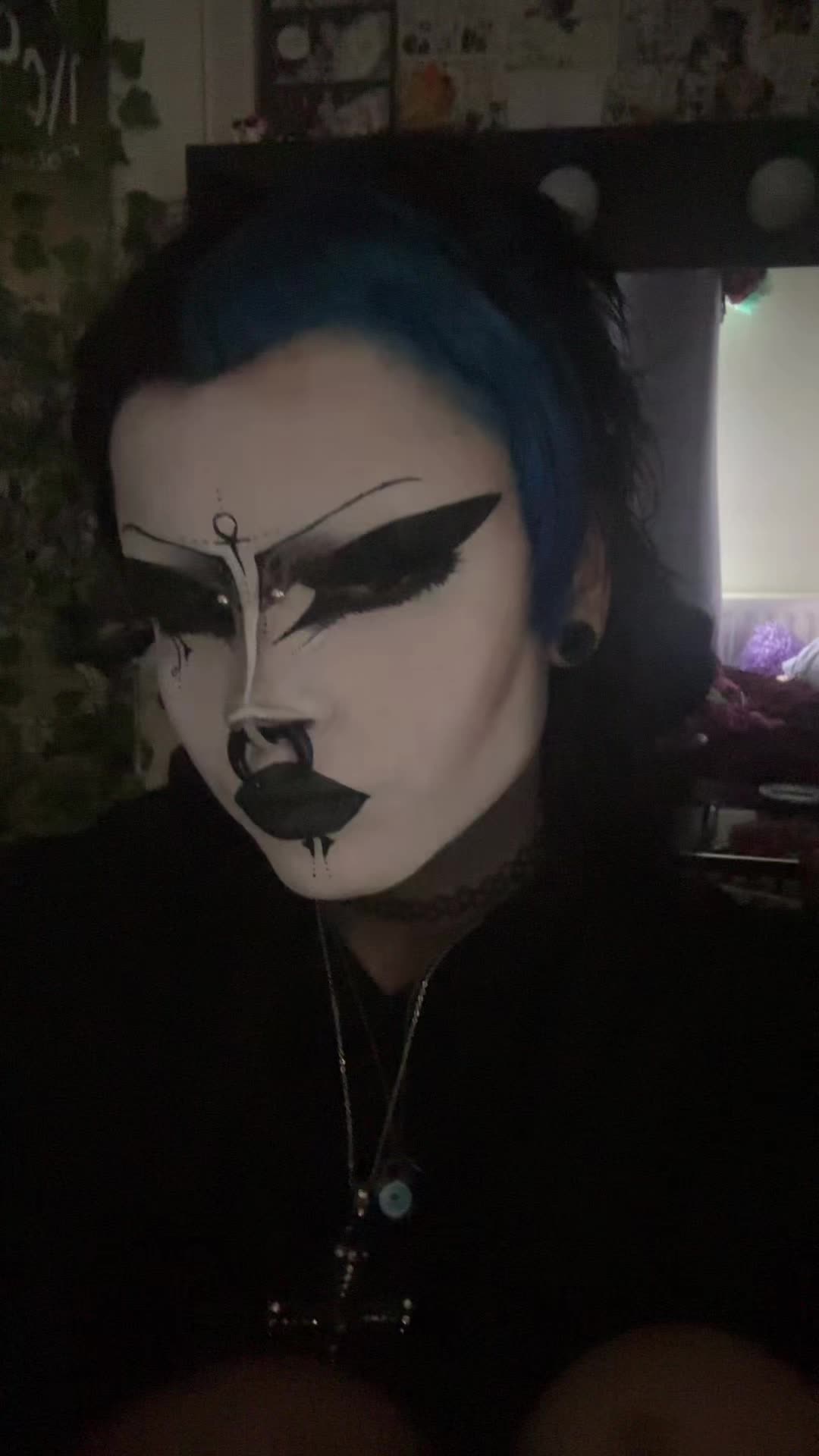 @Meg🦇