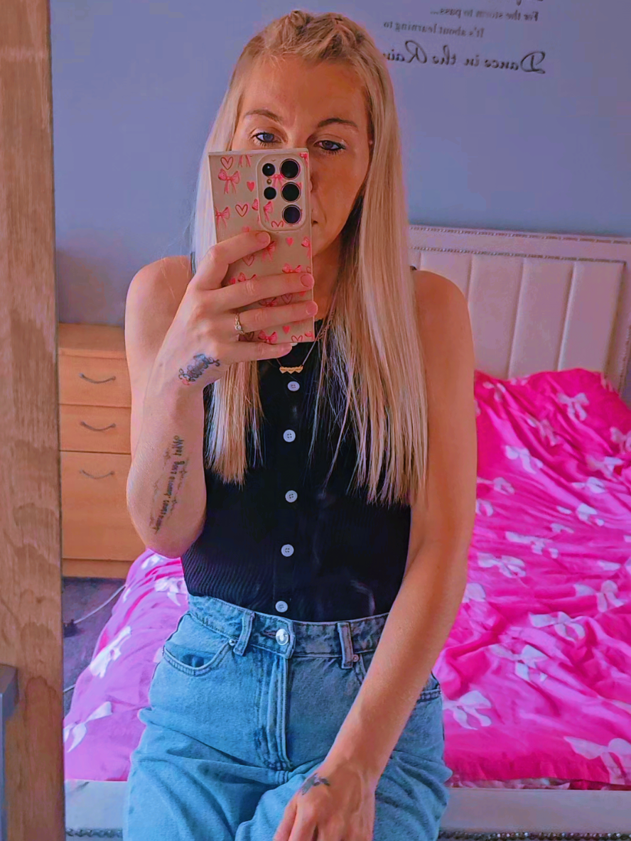 @Emily..🎀