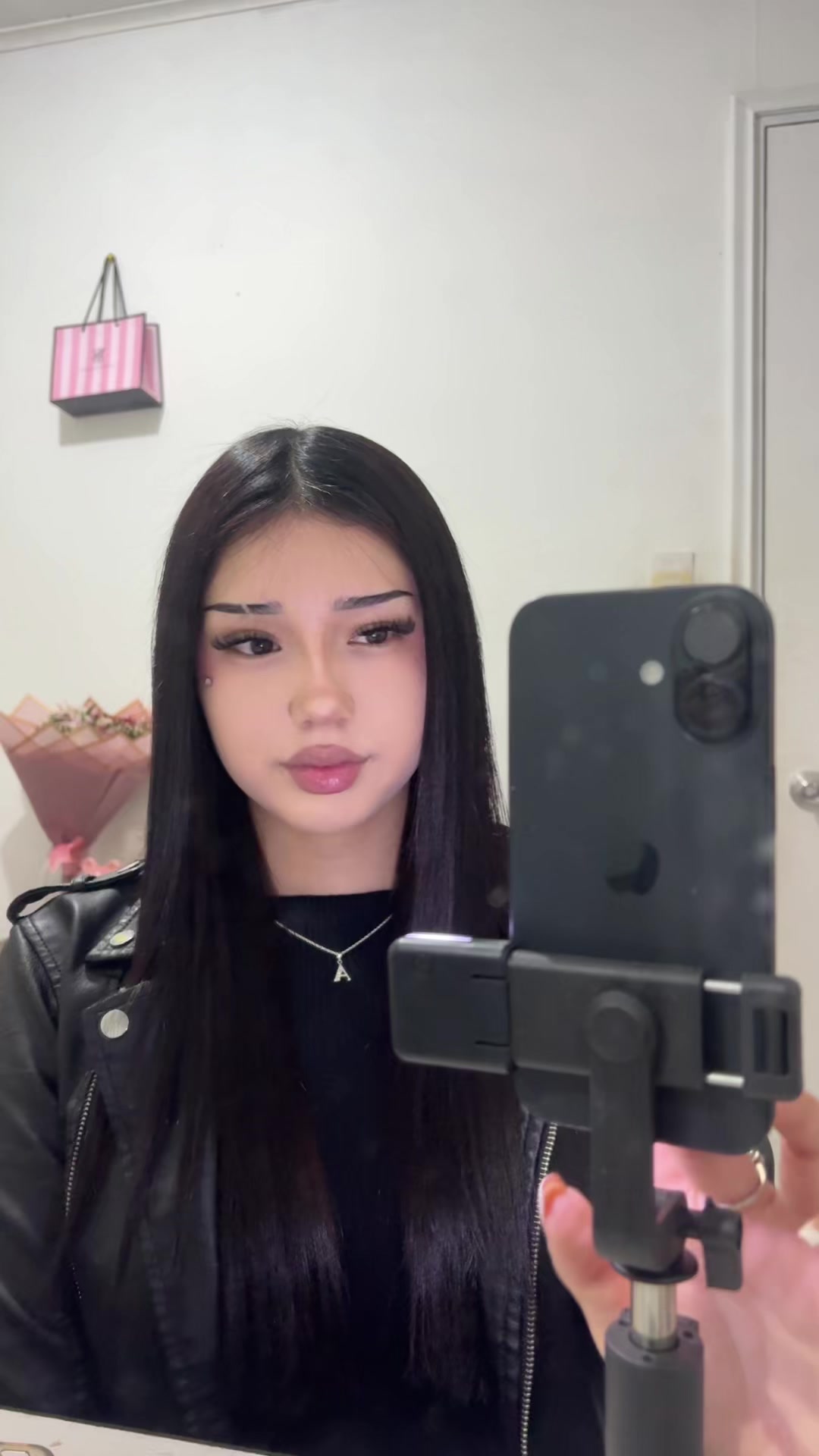 @️