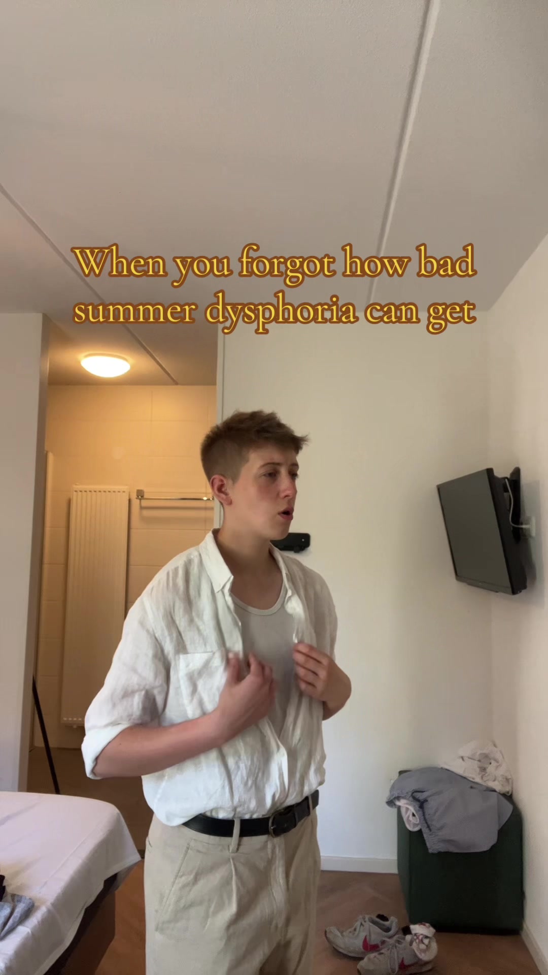 @Elly