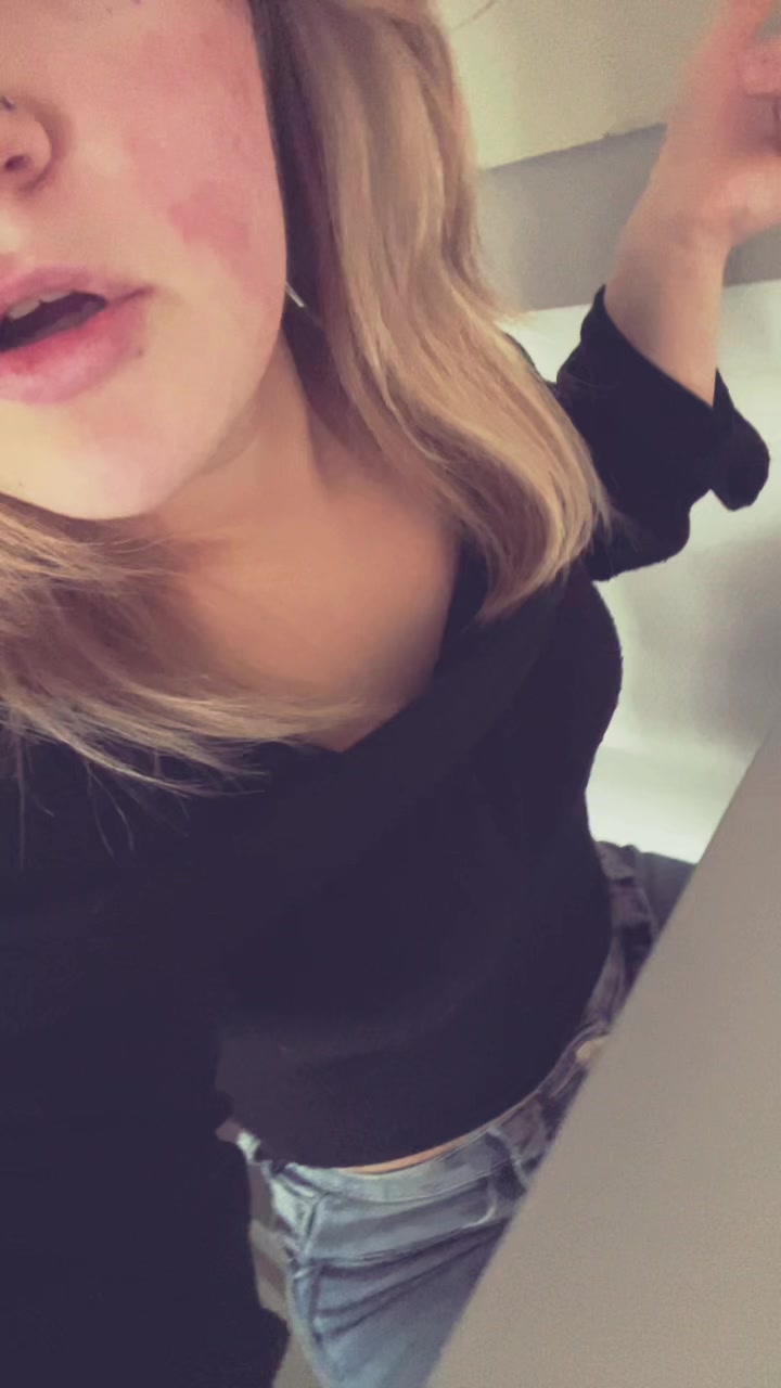 @𝐸𝑚𝑖&hearts;︎