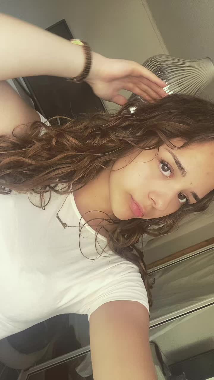 @𝐿𝑒𝑜𝓃𝒶💗