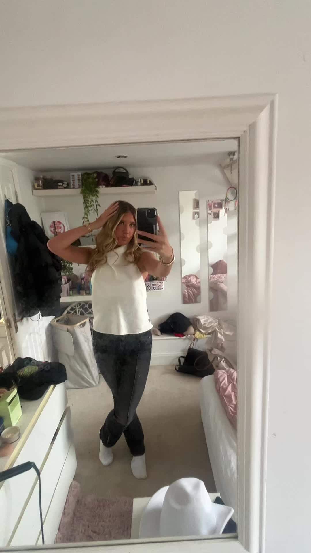 @poppymarshall_