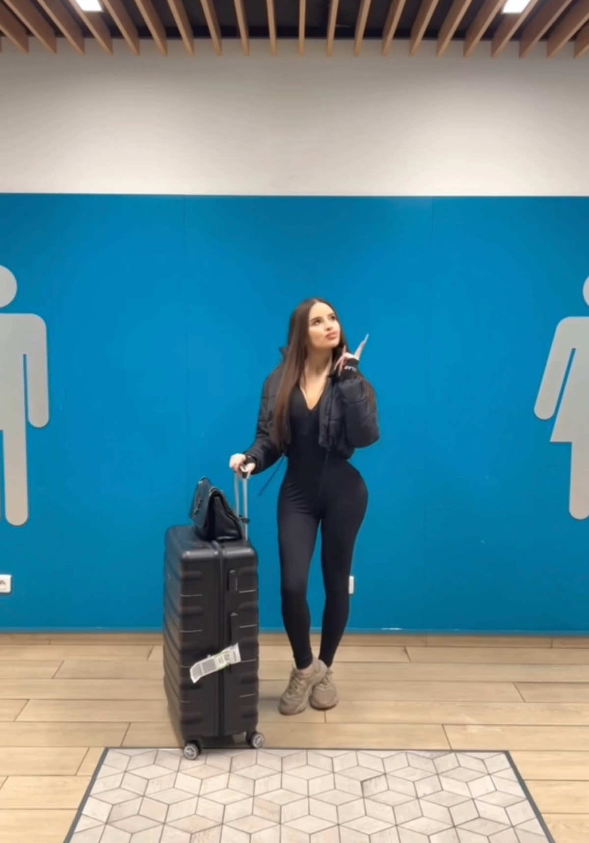 @alexquinnv1