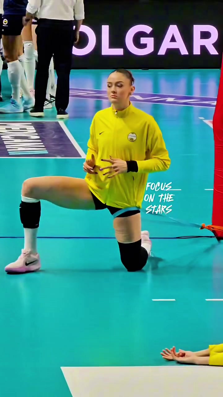 @HOT 🥵 girl 👧