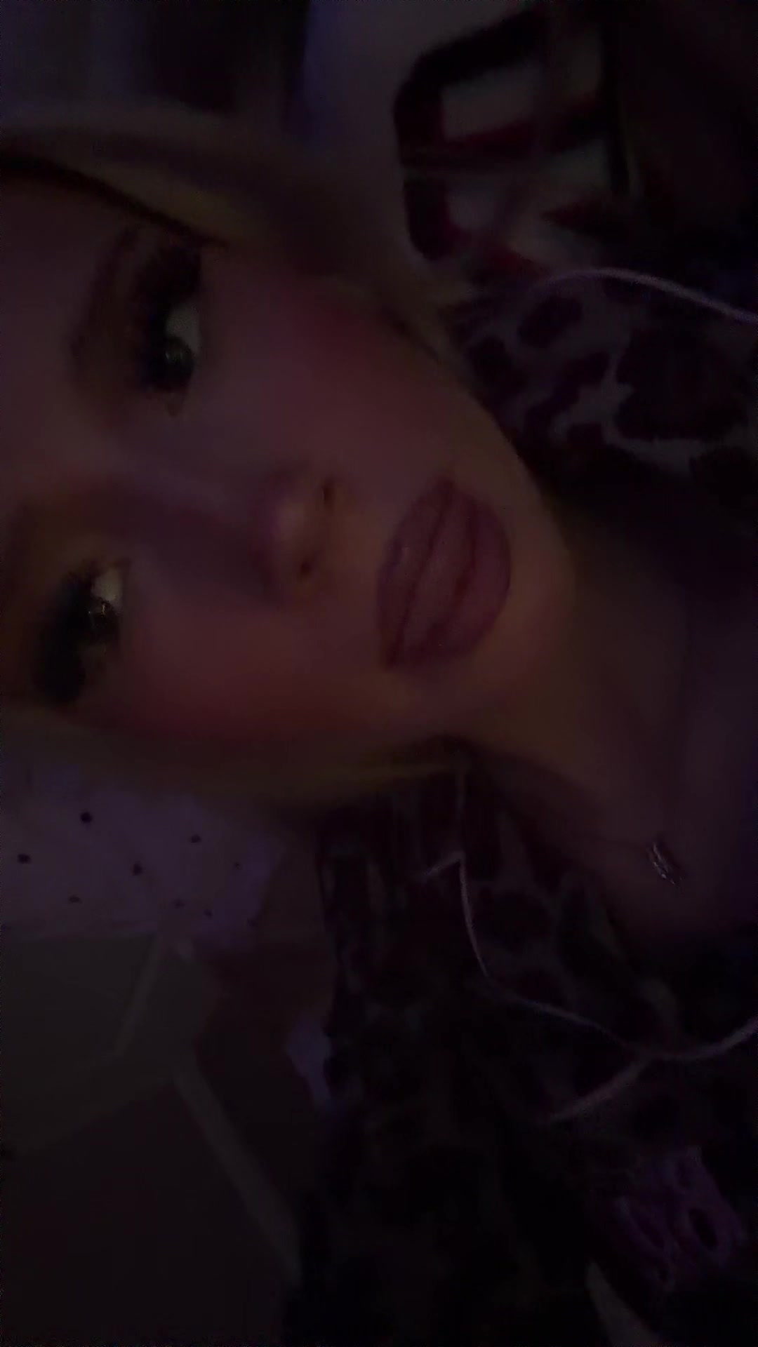 @Becca Louise 🐻ྀི