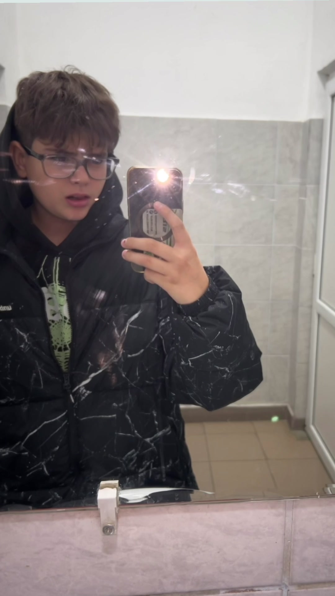 @Robislr