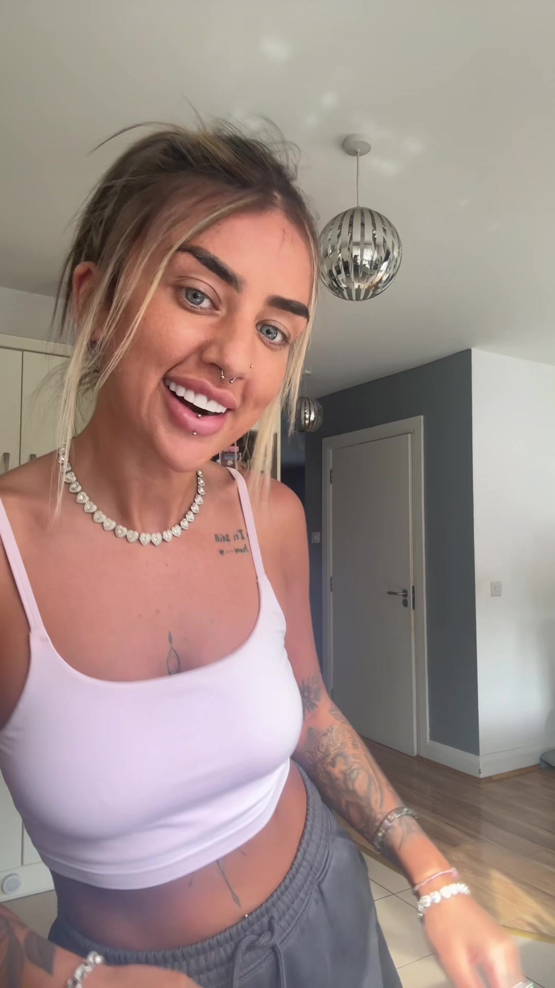 @💎👑 ~𝕼𝖚𝖊𝖊𝖓 𝕭~👑💎