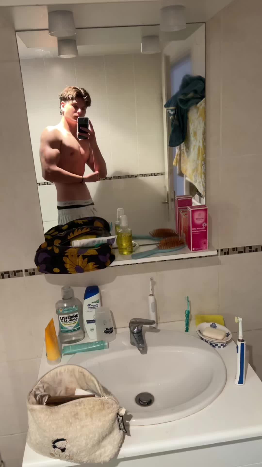 @Lyyrrr