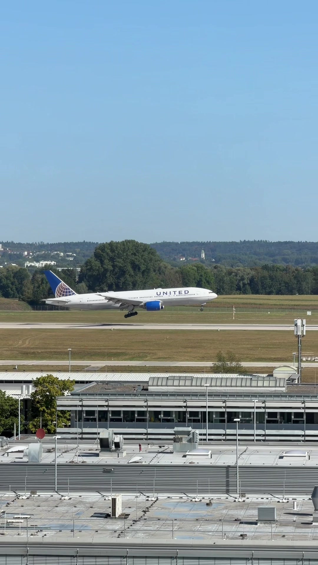 @JazzyFizzleMUC🛩️