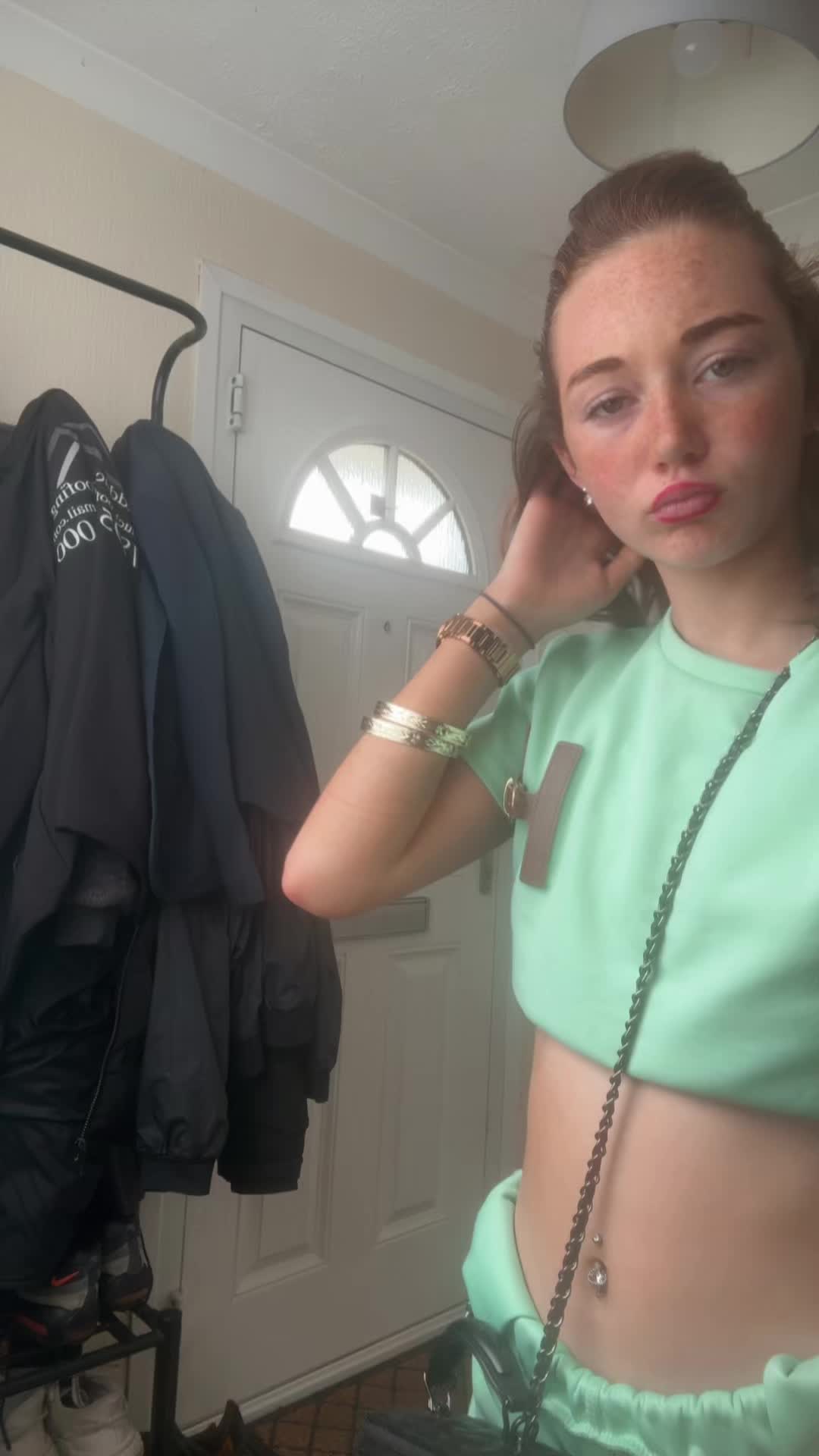 @𝐁𝐞𝐥𝐥𝐞𝐥𝐨𝐮𝐢𝐬𝐞𝐟𝐨𝐫𝐝