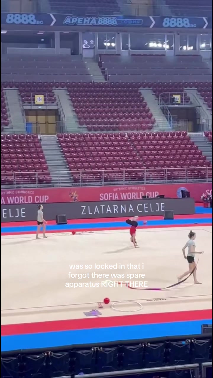 @elizabethpopovax