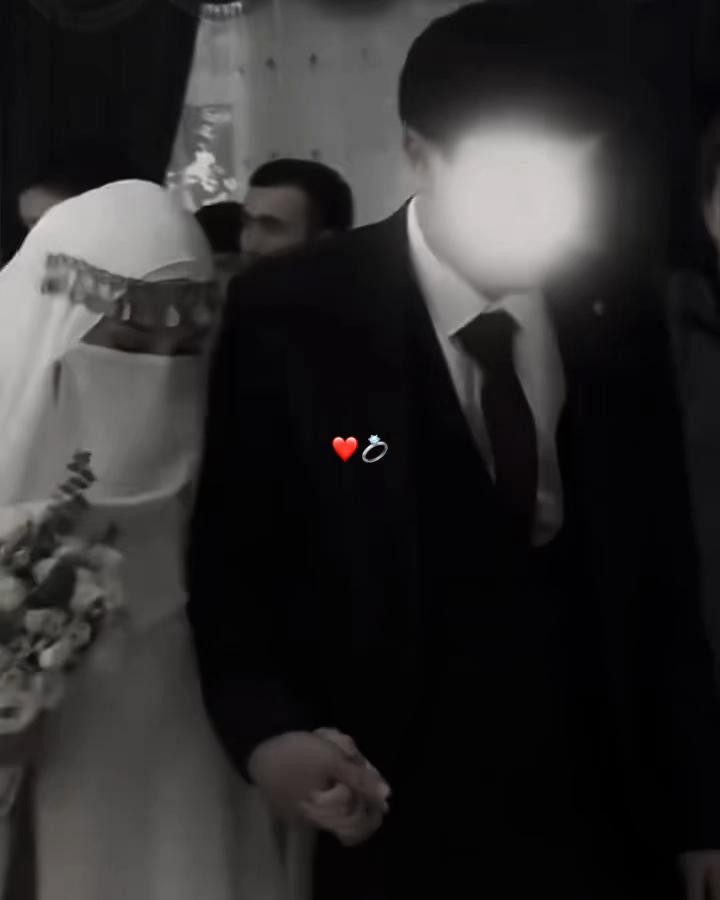 @𝙰 𝙷 𝙼 𝙴 𝙳 ♡