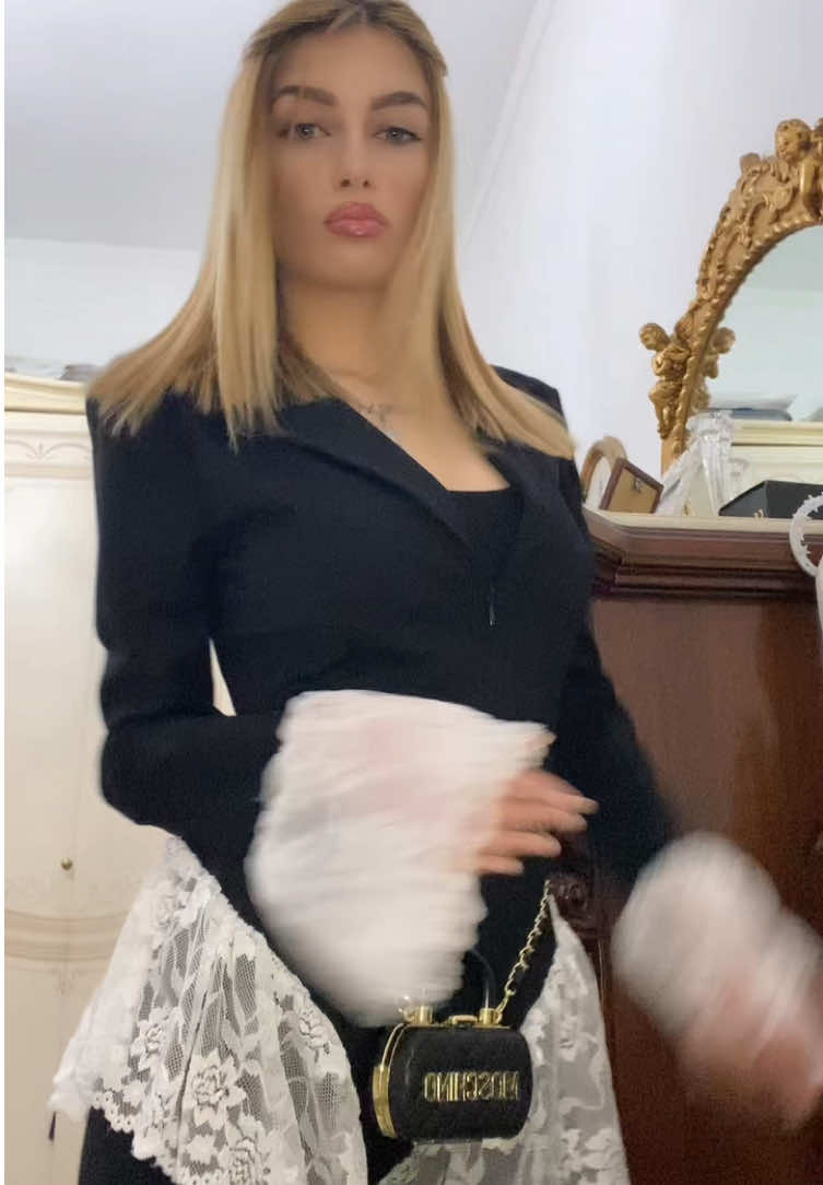 @annacrisci_