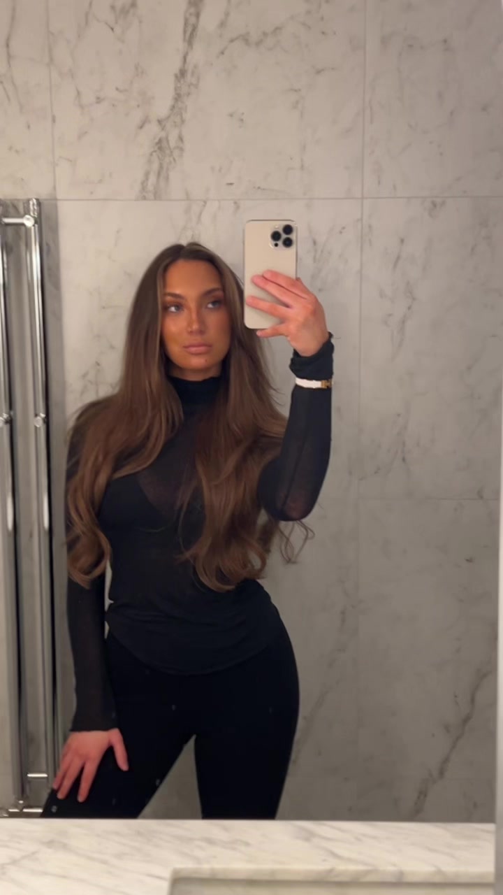 @celineeblom