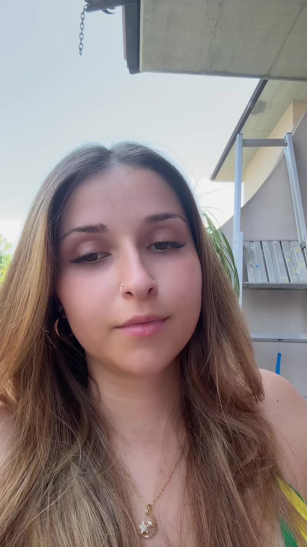 @Laaa_gio