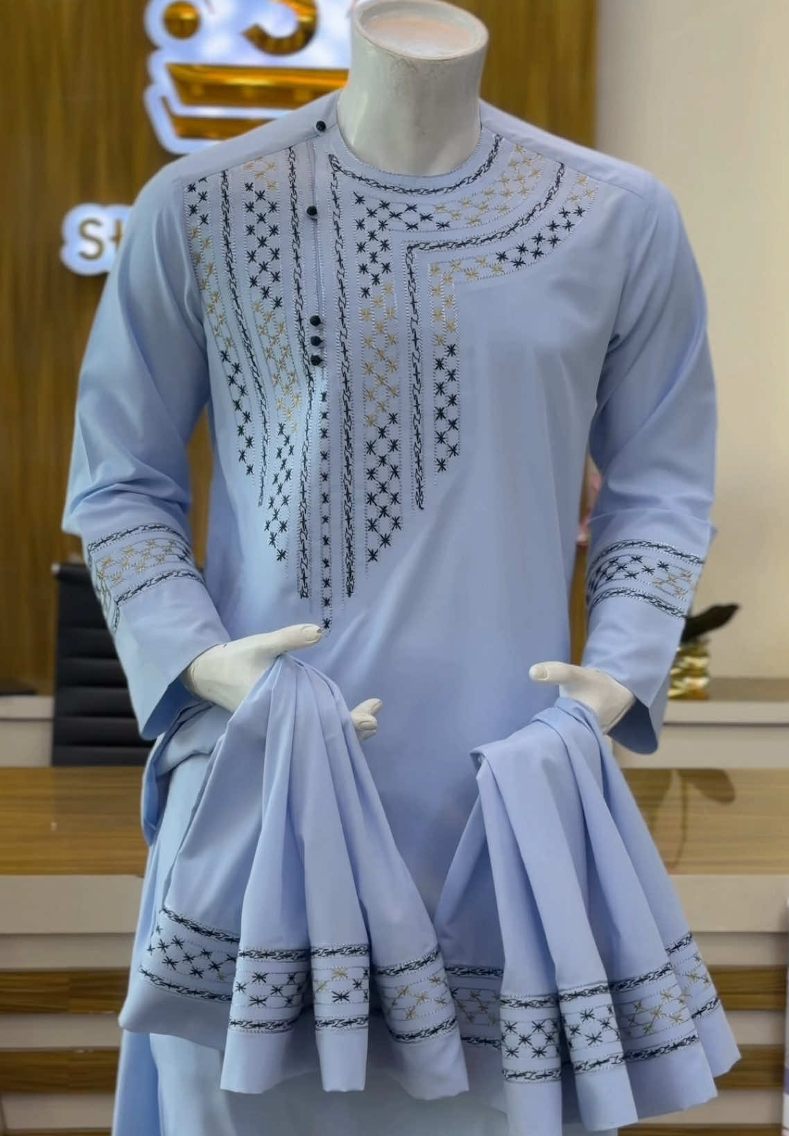 @شاهد خیاطی او رخت فروشی