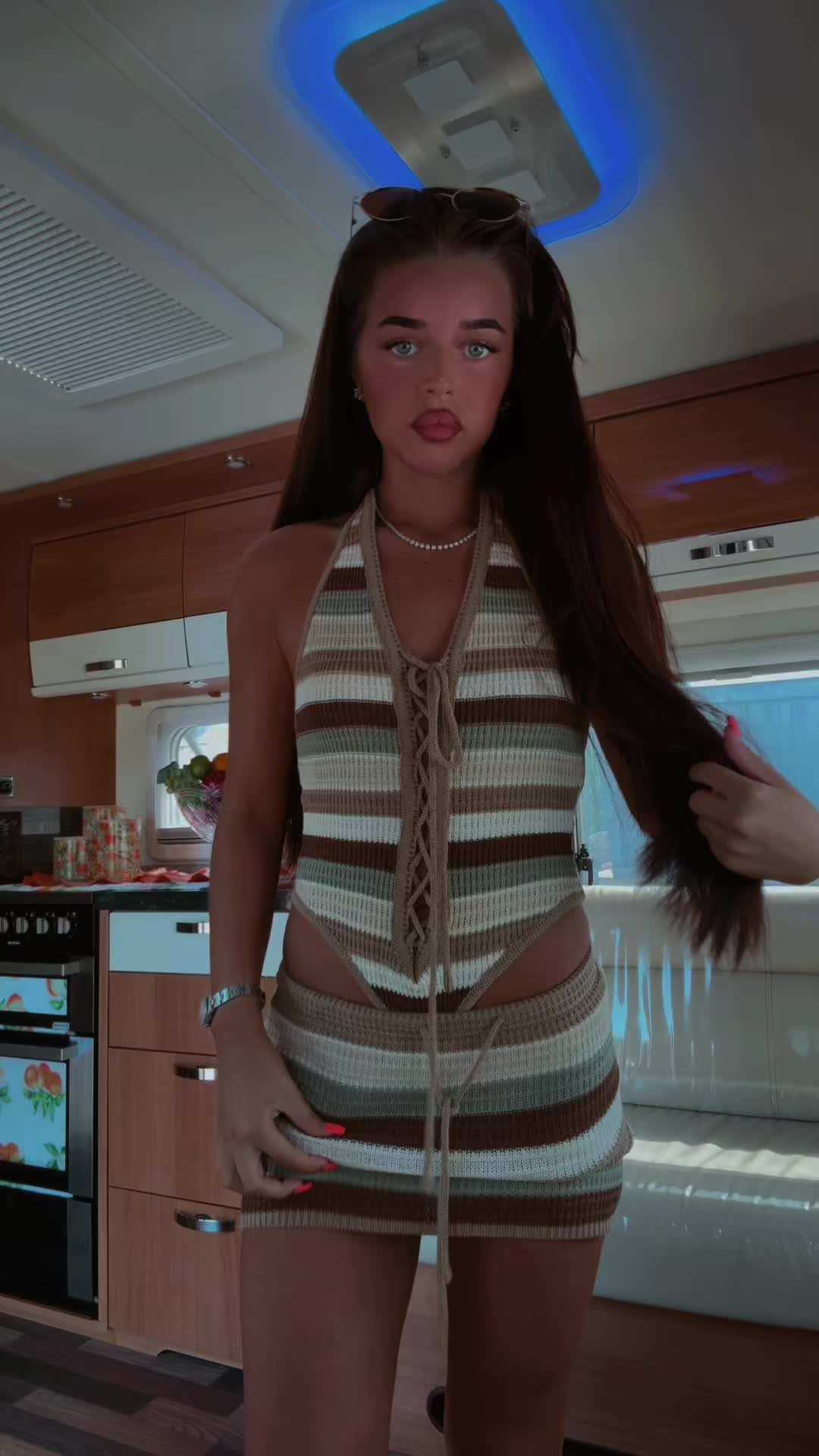 @whitneynicholsonn