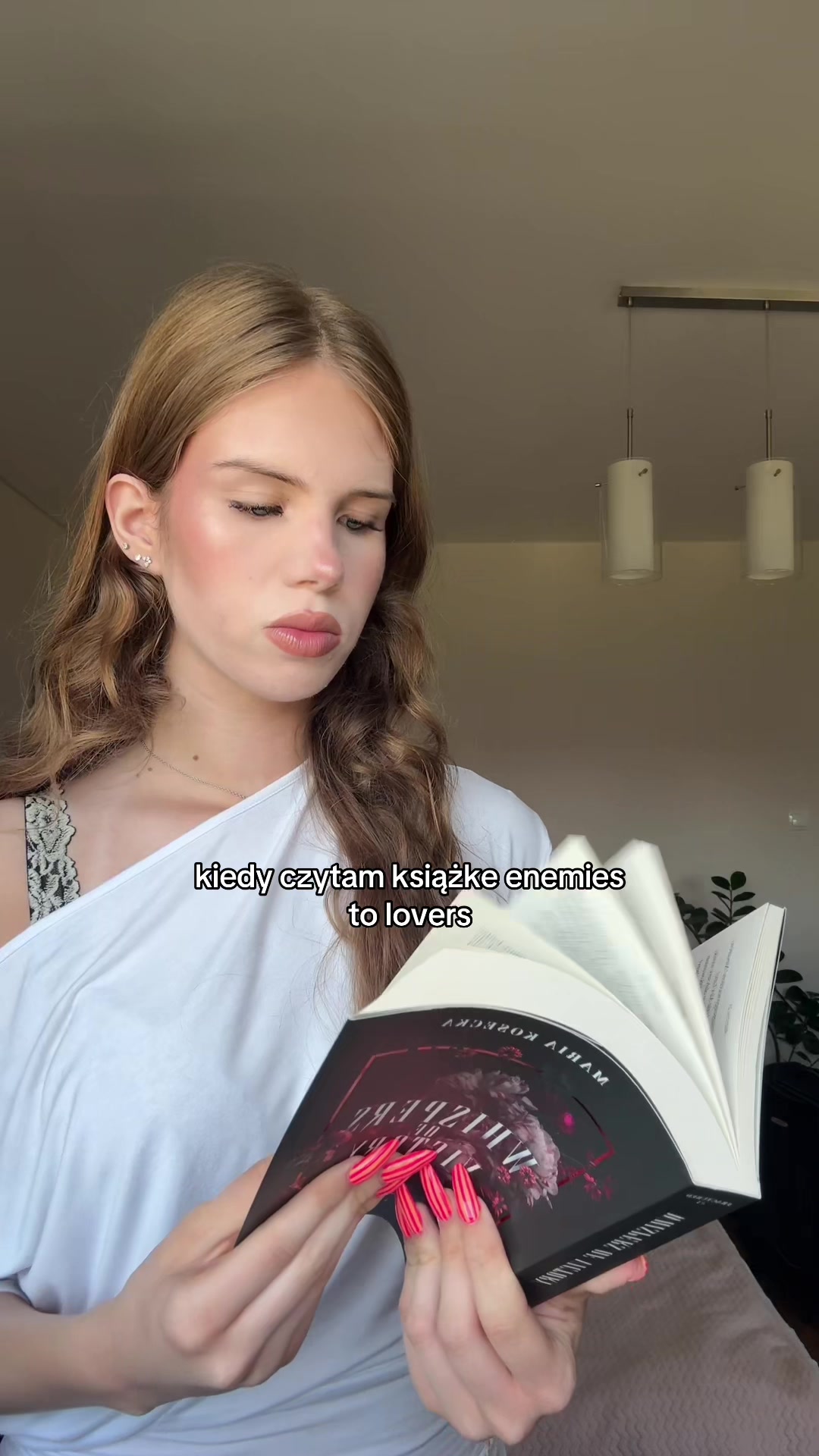 @veronica || booktok