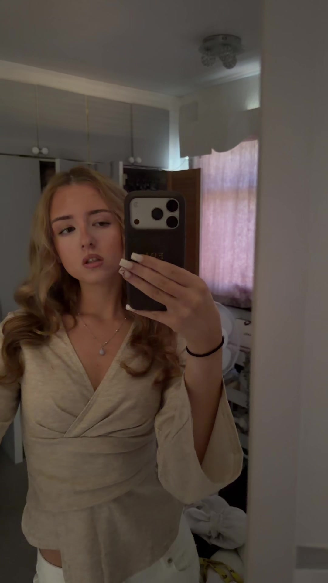 @𝓔𝒷𝑜𝓃𝓎•𝓙