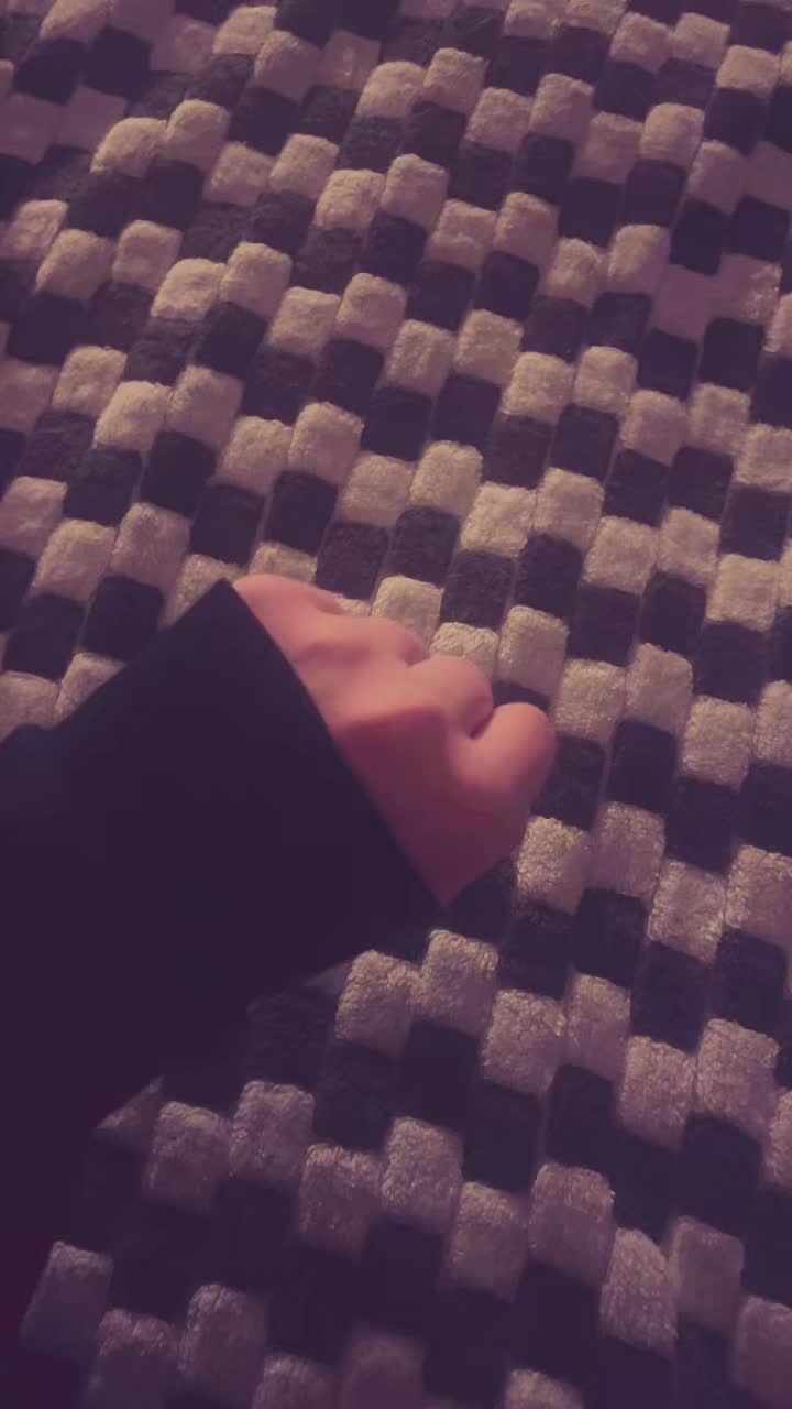 @Ani0kS
