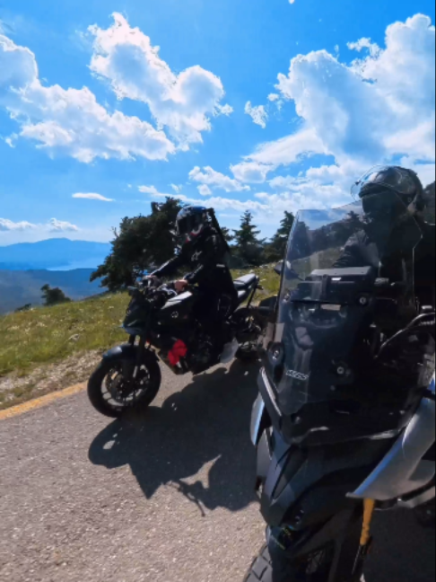 @explorerGRiders