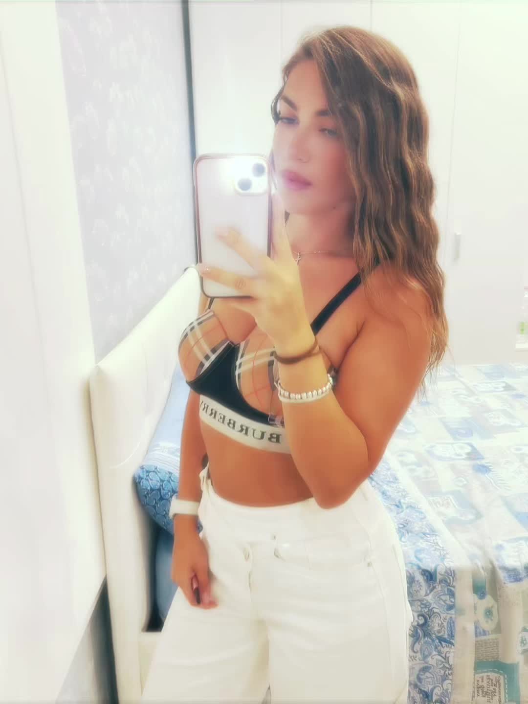 @alescaa