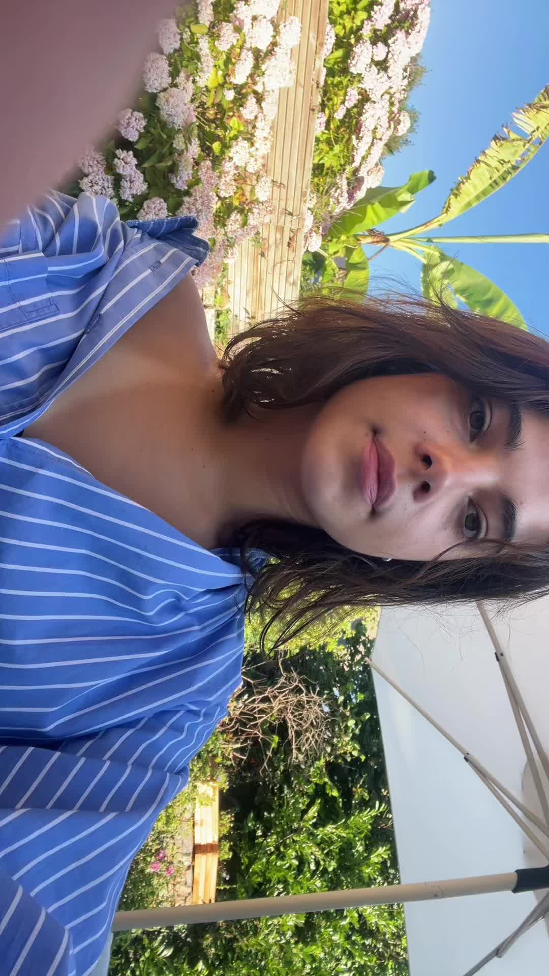 @E E F