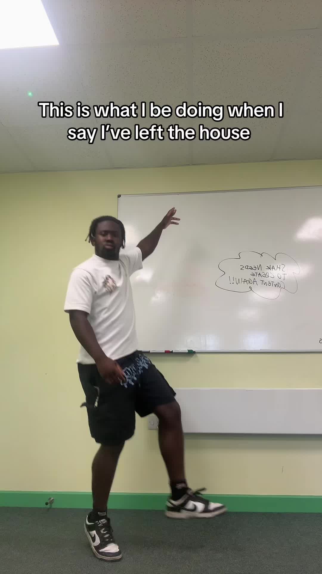 @MR HAPPY FRIDAY🕺🏾🥳