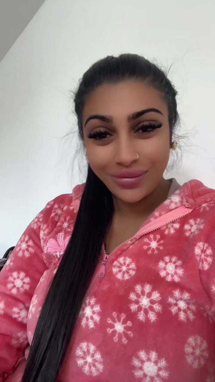 @Ana brunetica