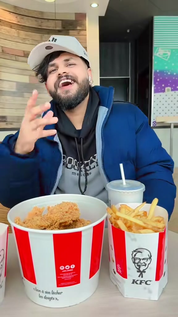 @кαятнιк 🇨🇦ѕєєиυ σffι¢ιαℓ 👑
