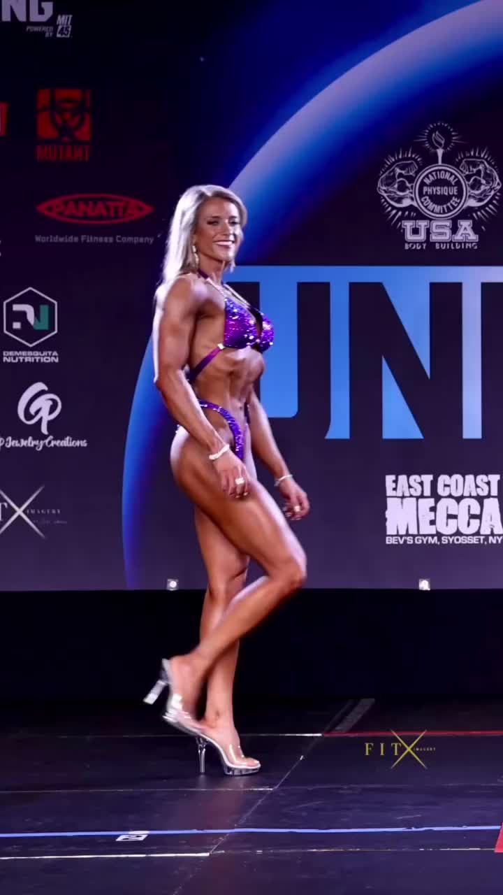 @musclegirls