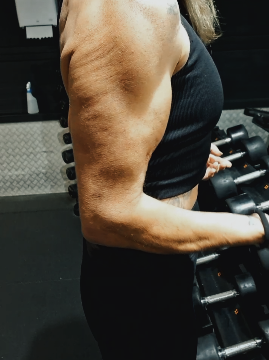 @🤛MuscleGrannyGeess 🤜