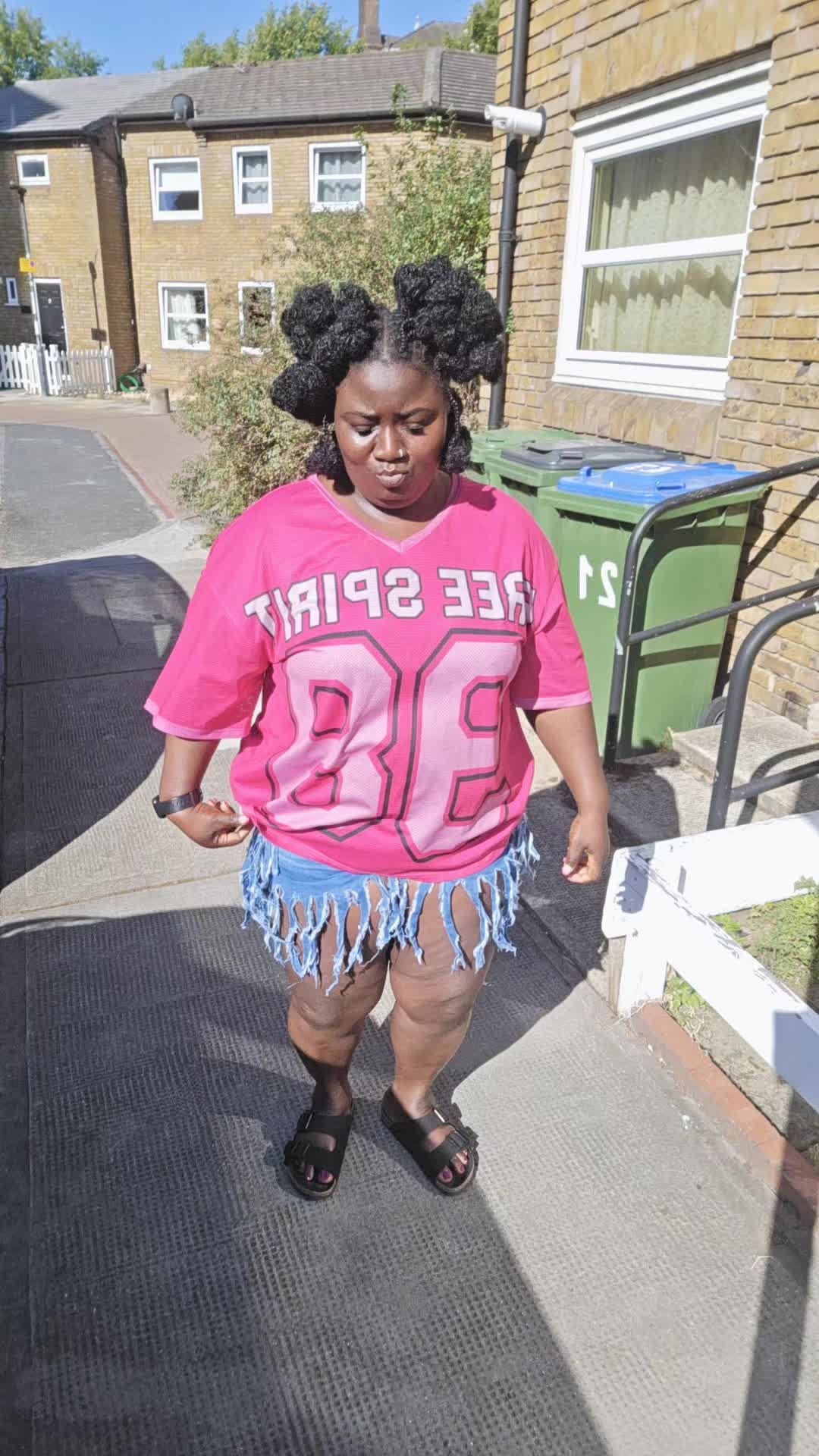 @❄️STAR GIRL Amina 🇸🇱🇬🇭🇬🇧