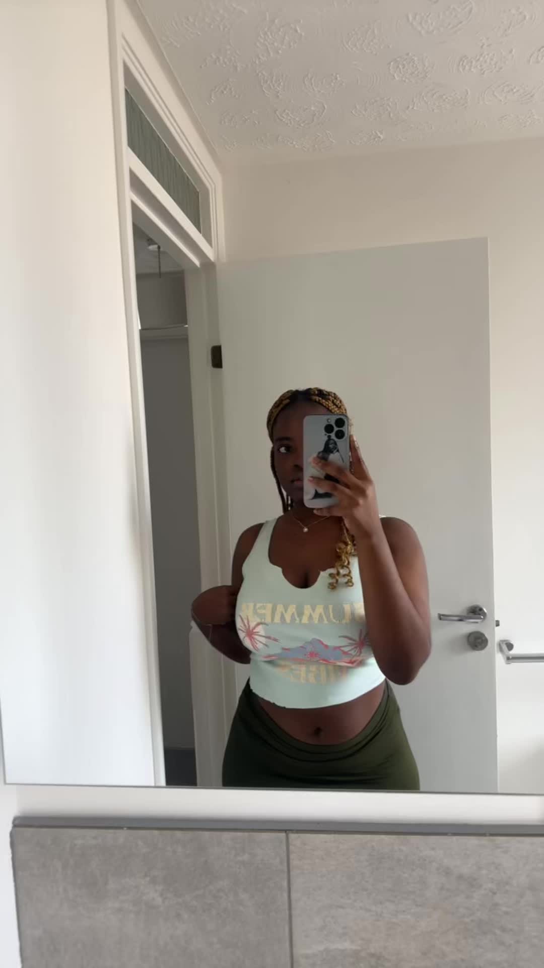 @Gold_elle🇬🇭