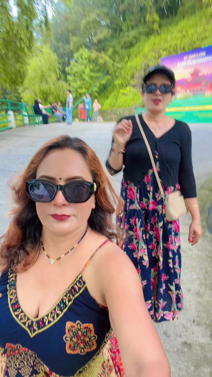 @santoshi_khadka