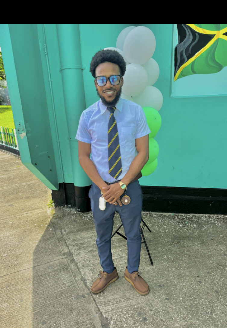 @🇯🇲 ᴍͥɪsᴛᴇͣʀͫ ᴄ 👨🏽🏫