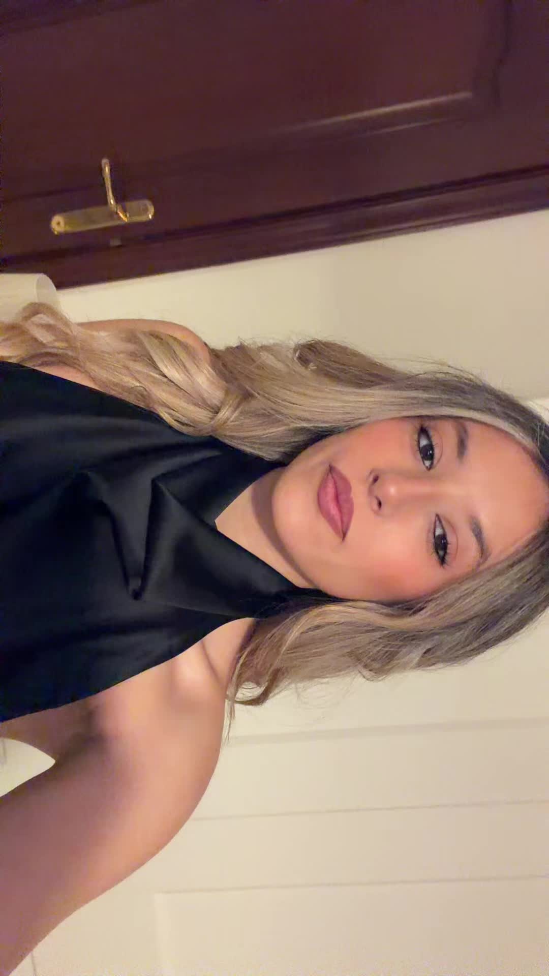 @Carlaaa._V