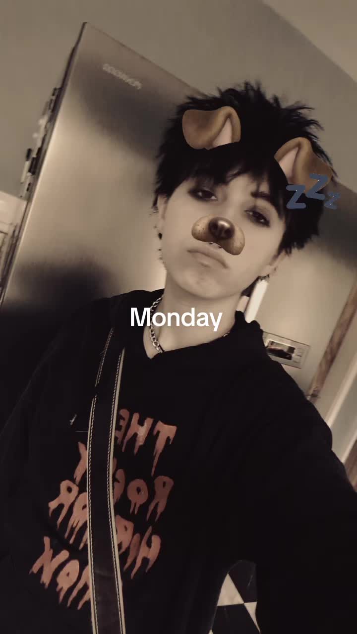 @ᶻ 𝗓 𐰁 .ᐟ 𝚎𝚕𝚒𝚘 🎧 ₊⊹