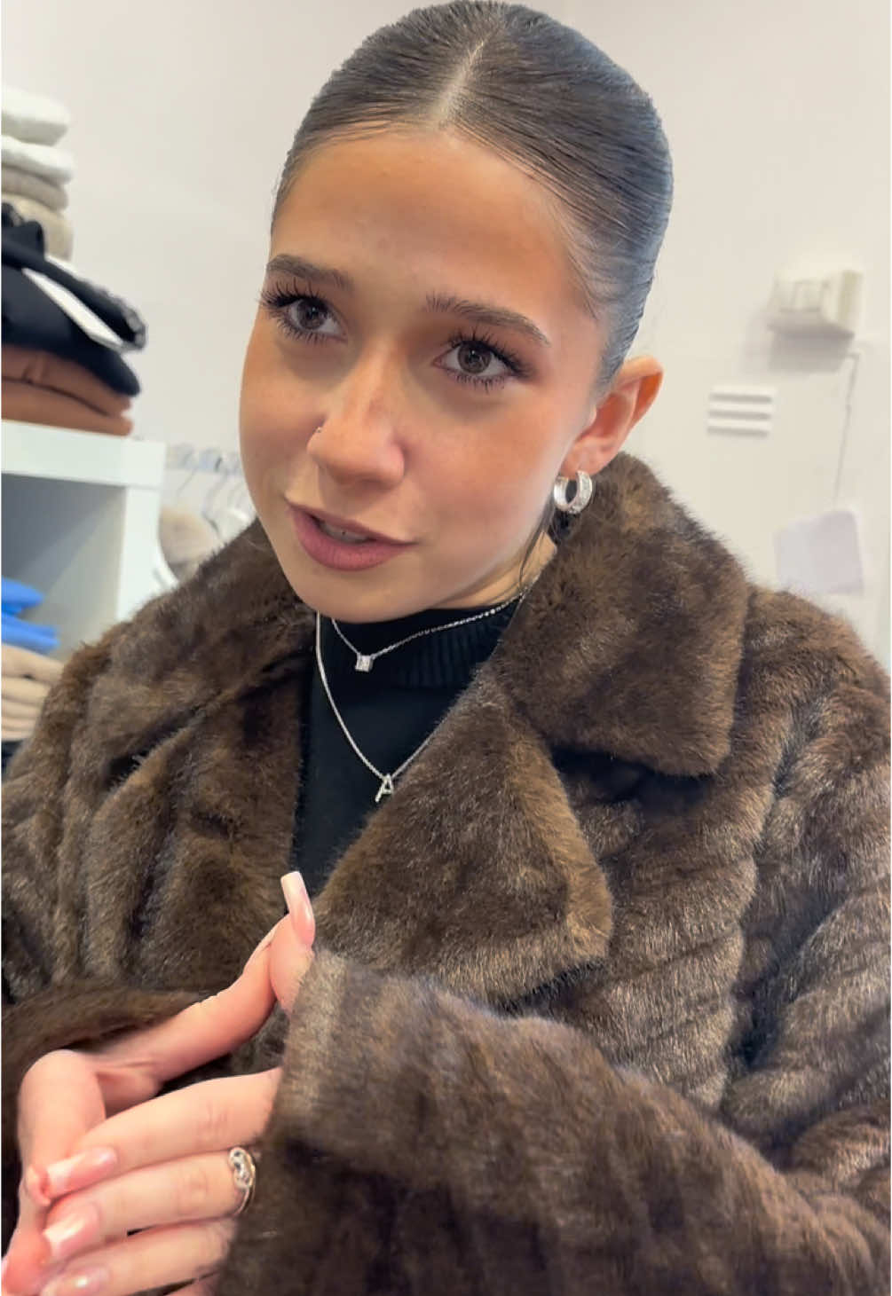 @queenfashion80