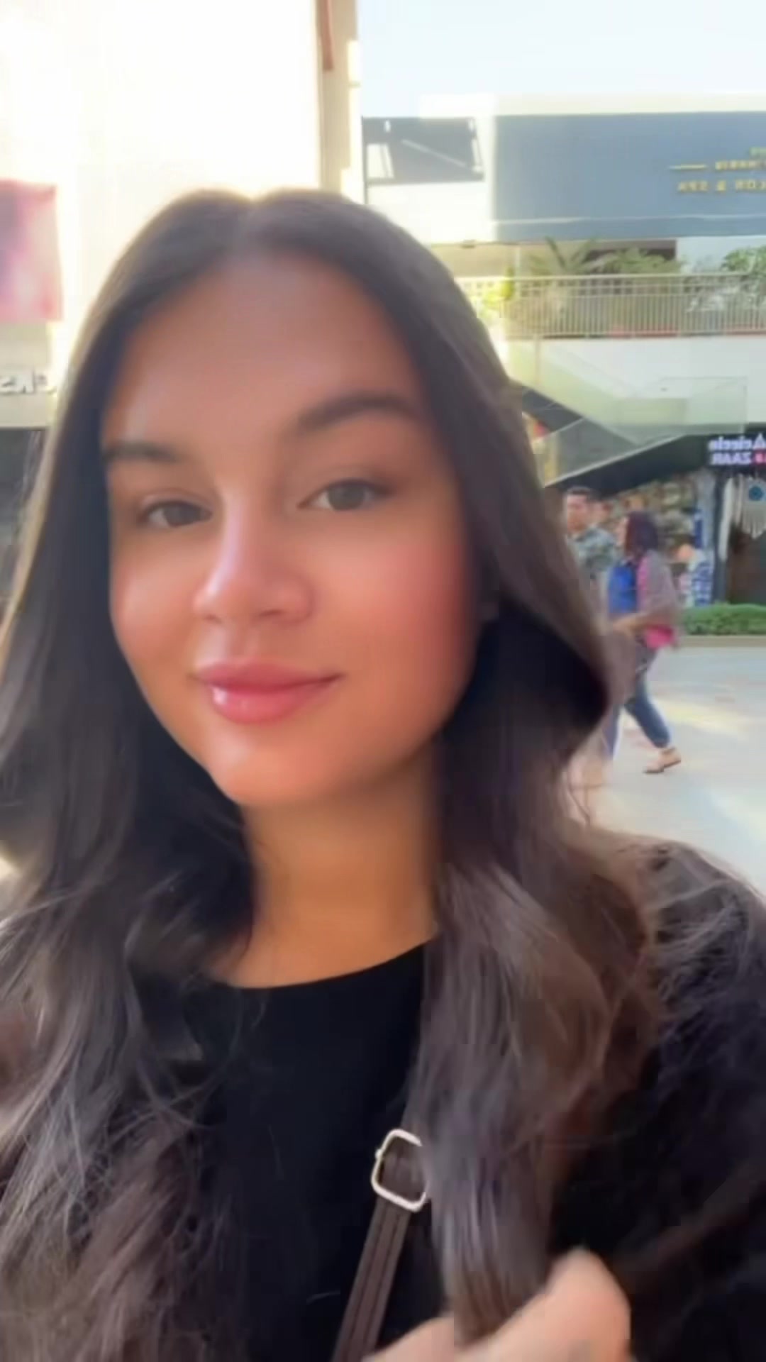 @Ladzamia