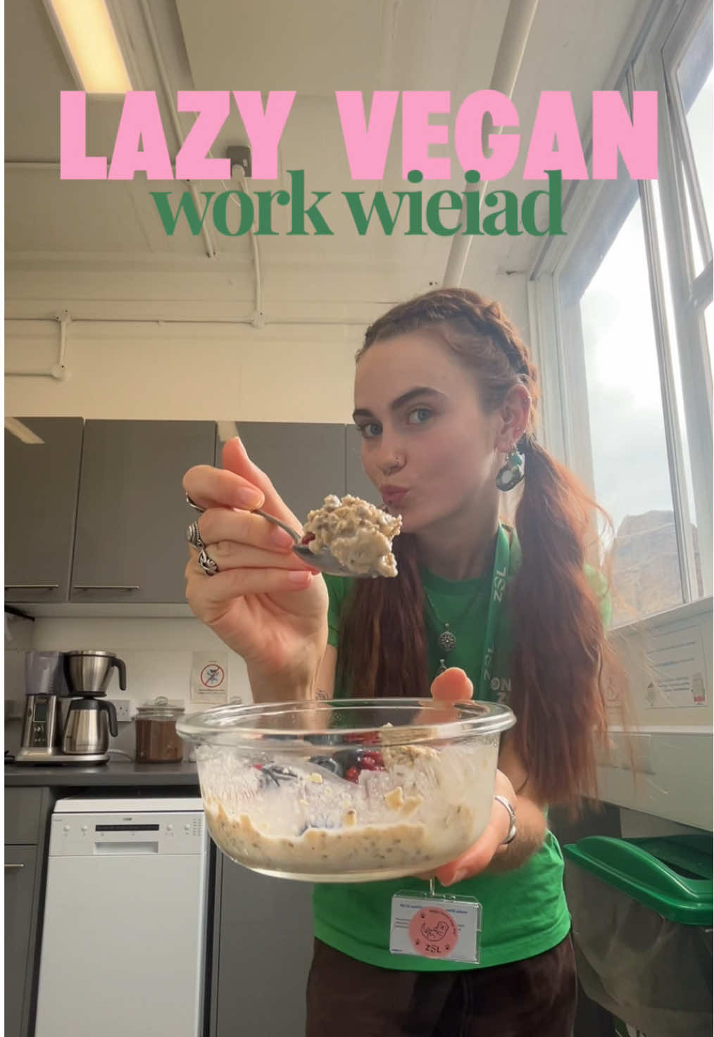 @robyn 𖤓 vegan eats & travel
