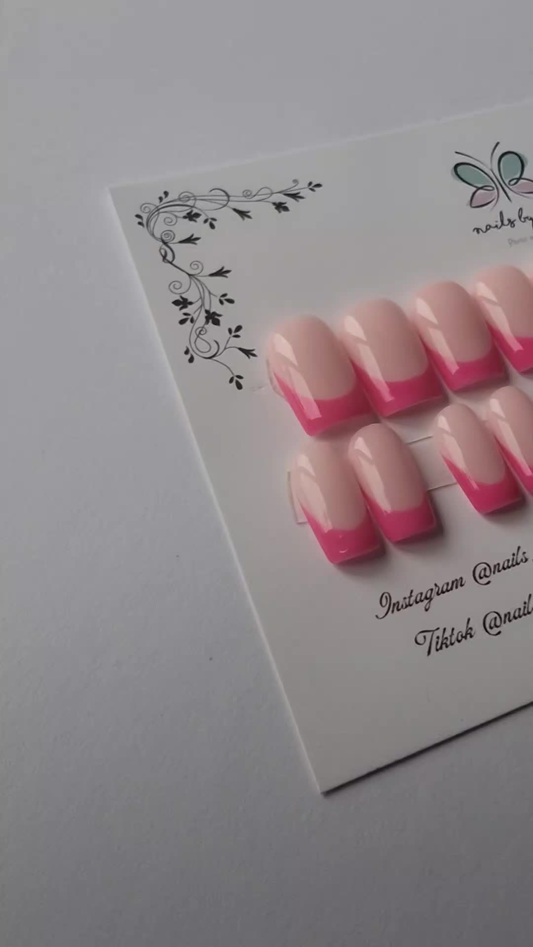 @nailsbynic | Press On Nails
