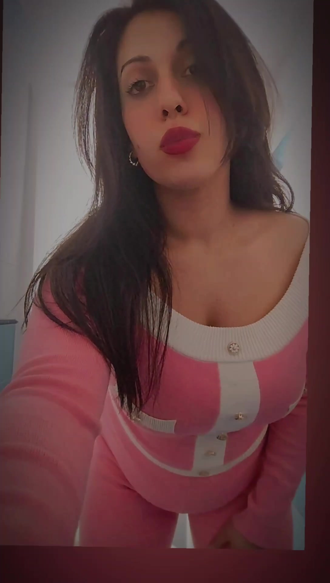 @• Rossella