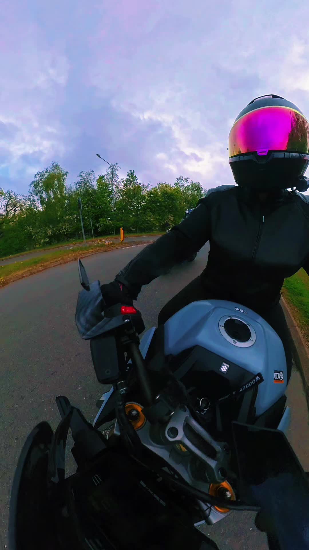 @Jess.thatbikergirl