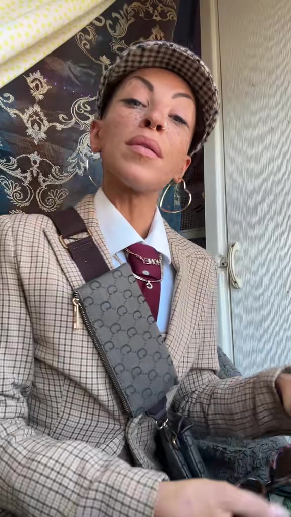 @Charrss
