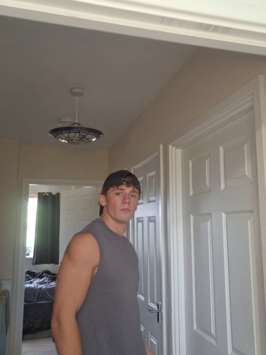 @elliscousens