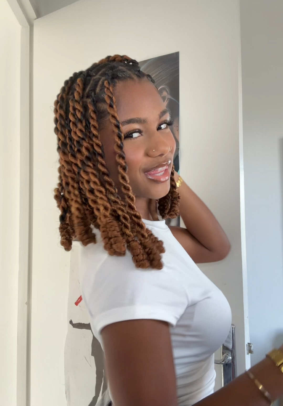 @𝗅𝗒𝗇𝖾🌺